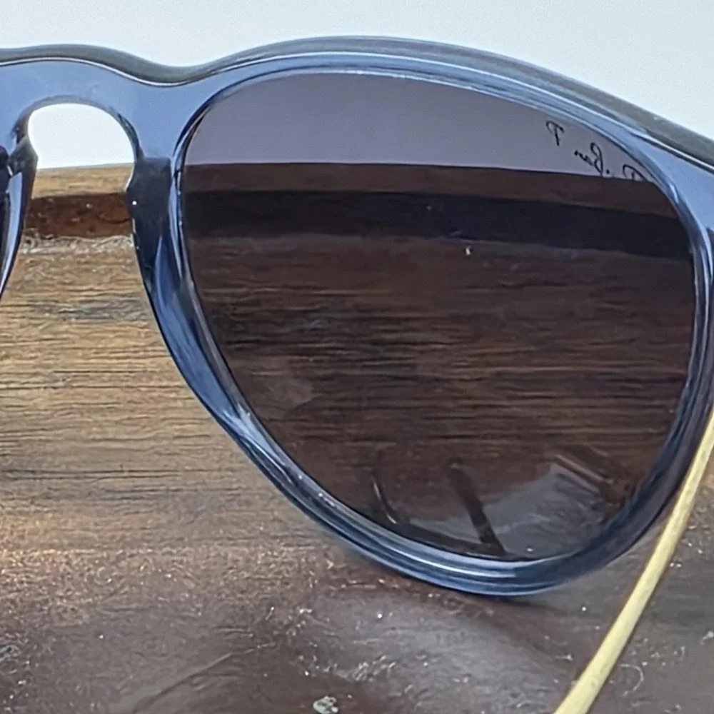 Ray-Ban Erika Sunglasses Womens 54-18 Blue Gray Round Polarized Thailand RB4171